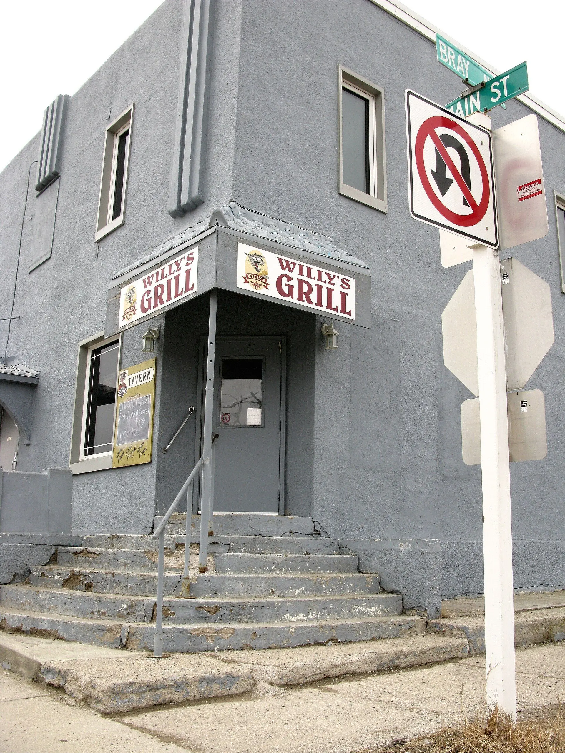 Willy's Grill Tavern at Bray and Main Street