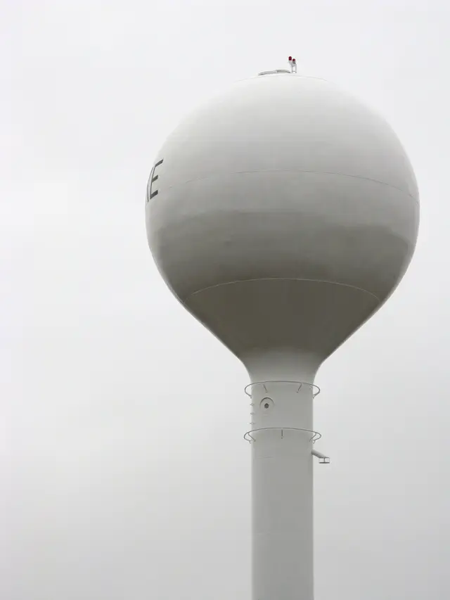 Foam Lake water tower